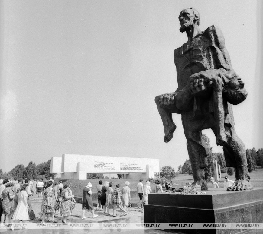 Скульптура “Непокоренный”, 1981 год