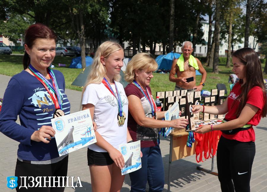 «Сутки бегом!» В Щучине состоялся легкоатлетический пробег, приуроченный к 75-летию образования Гродненской области